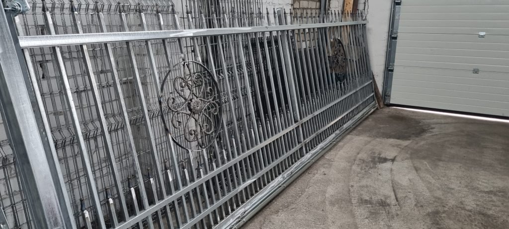 metalinė tvora